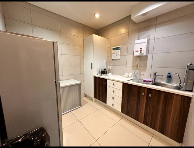 686M² OFFICE TO LET IN PARKTOWN